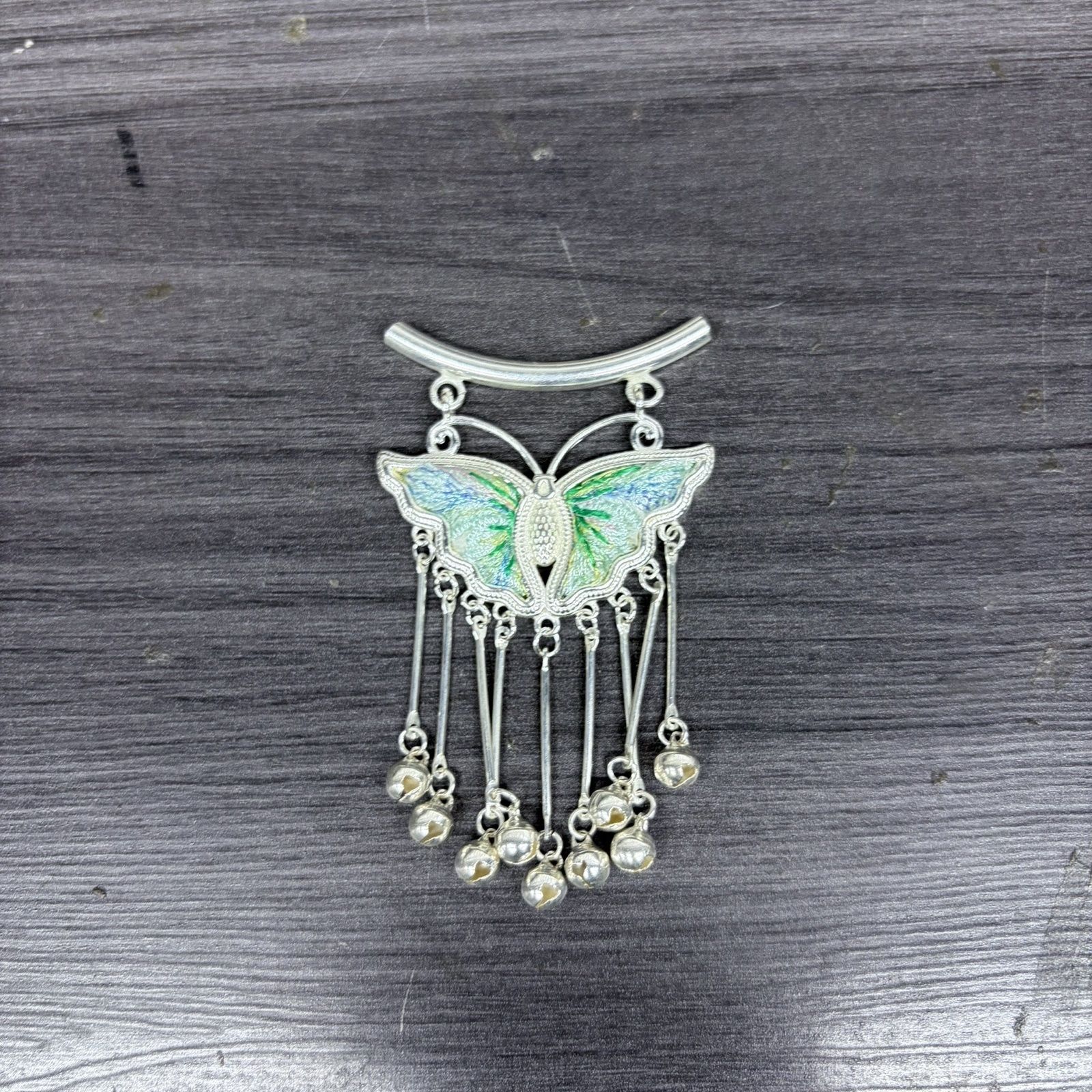 Pastel‑Pink Iridescent Rainbow‑Embroidered Butterfly Bell‑Tassel Pendant, Oriental Vintage Curved‑Bar Silver‑Tone Ethnic Necklace Charm - 图片 5