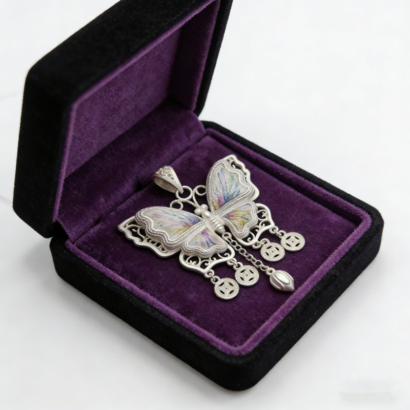 Iridescent Embroidered Butterfly Coin‑Tassel Pendant, Oriental Vintage Hollow Silver‑Tone Ethnic Necklace Charm - 图片 3