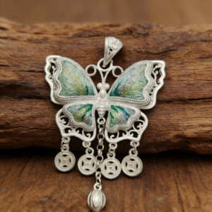 Fresh Green‑Tone Iridescent Embroidered Butterfly Coin‑Tassel Pendant, Oriental Vintage Hollow Silver‑Tone Ethnic Necklace Charm