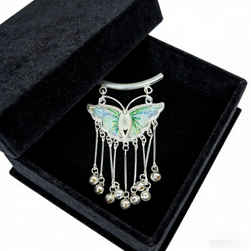 Pastel‑Pink Iridescent Rainbow‑Embroidered Butterfly Bell‑Tassel Pendant, Oriental Vintage Curved‑Bar Silver‑Tone Ethnic Necklace Charm - 图片 4