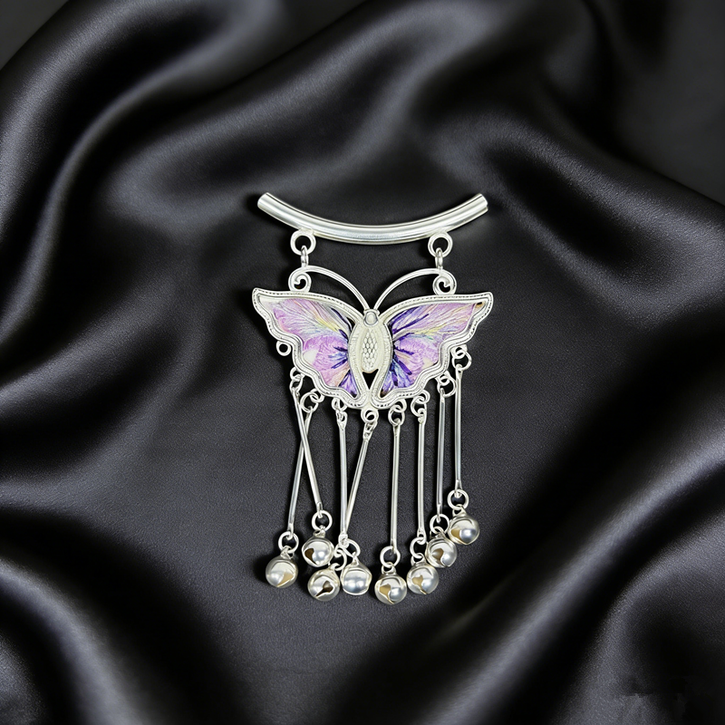Lavender‑Purple Iridescent Embroidered Butterfly Bell‑Tassel Pendant, Oriental Vintage Curved‑Bar Silver‑Tone Ethnic Necklace Charm - 图片 6