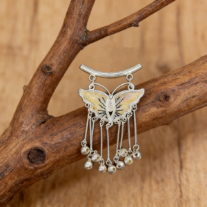 Pale‑Yellow Iridescent Embroidered Butterfly Bell‑Tassel Pendant, Oriental Vintage Curved‑Bar Silver‑Tone Ethnic Necklace Charm
