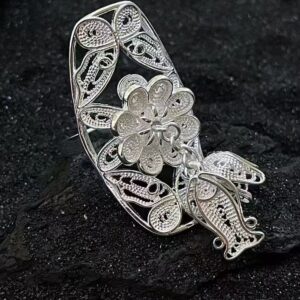 Vintage Filigree Double Heart Statement Ring Hollow Scroll Lace Embossed Love Heart Adjustable Open Band Silver Tone Alloy Women Bohemian Fashion Jewelry Gift
