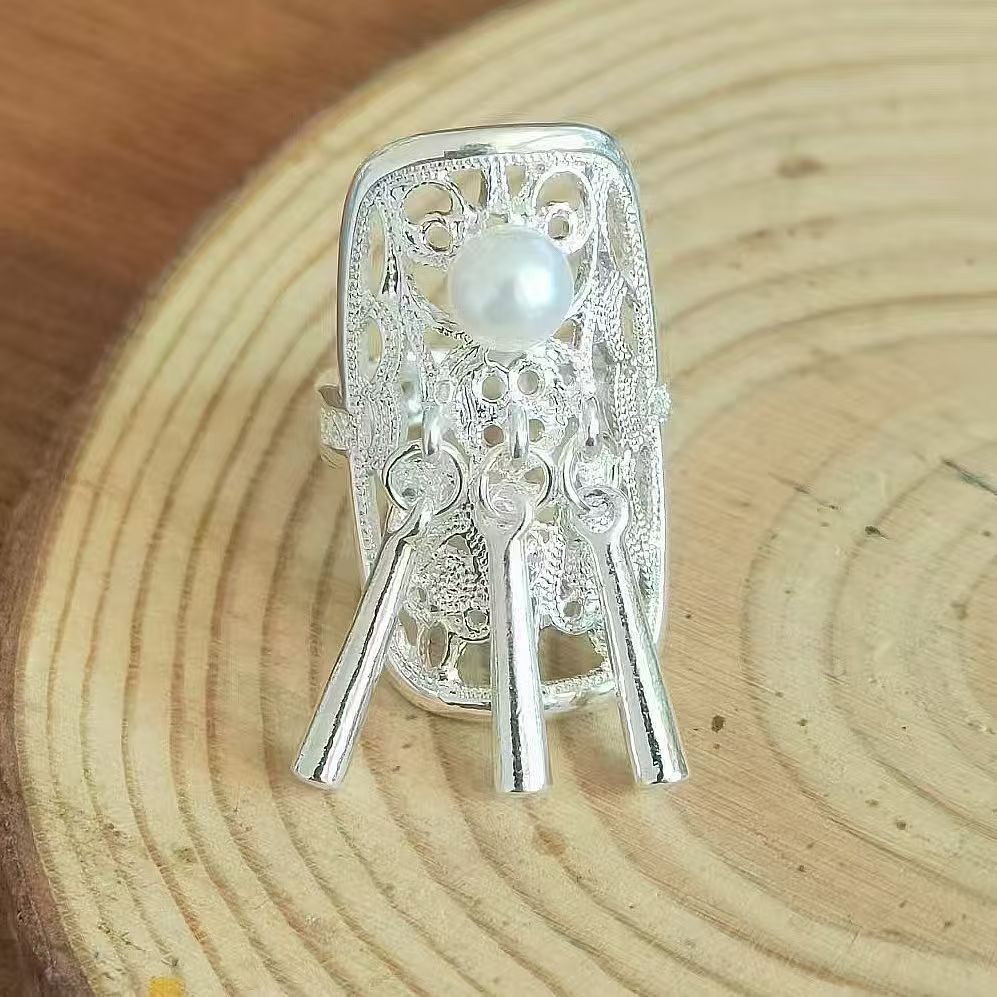 Vintage Hollow Filigree Pearl Tassel Statement Ring | Silver Tone Alloy Adjustable Open Band Boho Ethnic Women Dangle Finger Jewelry - 图片 4