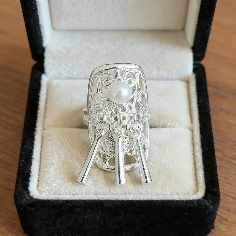 Vintage Hollow Filigree Pearl Tassel Statement Ring | Silver Tone Alloy Adjustable Open Band Boho Ethnic Women Dangle Finger Jewelry - 图片 5