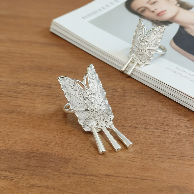 Vintage Embossed Filigree Butterfly Tassel Statement Ring | Silver Tone Alloy Adjustable Open Band Swing Bar Dangle Ethnic Women Finger Jewelry - 图片 4