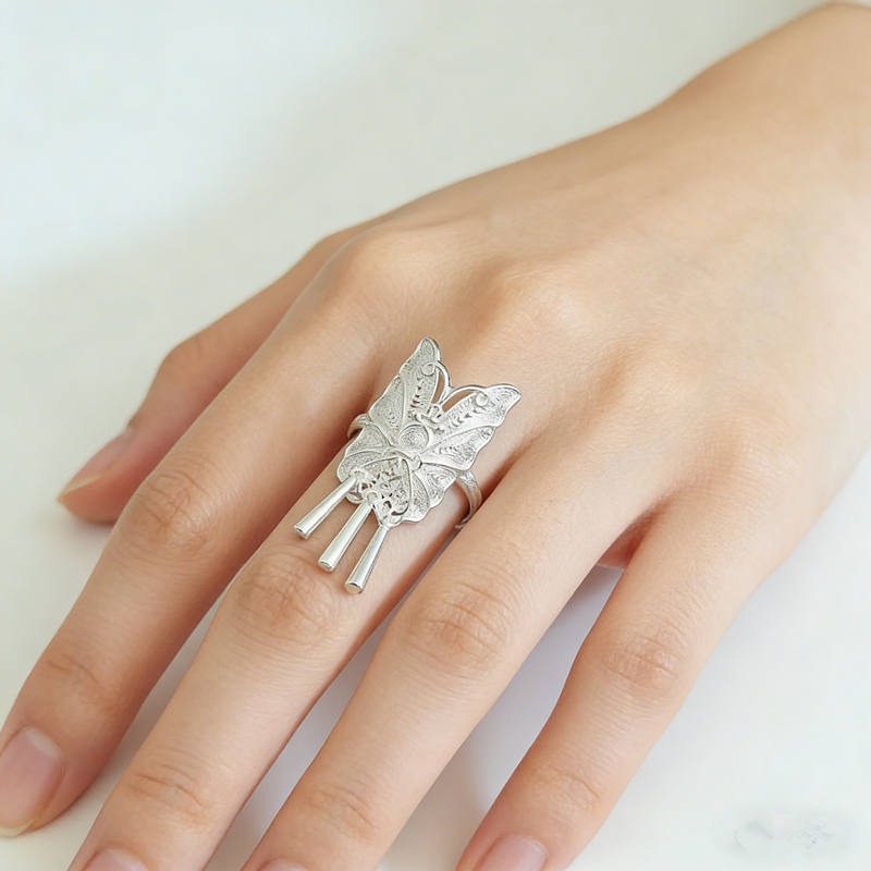 Vintage Embossed Filigree Butterfly Tassel Statement Ring | Silver Tone Alloy Adjustable Open Band Swing Bar Dangle Ethnic Women Finger Jewelry - 图片 7