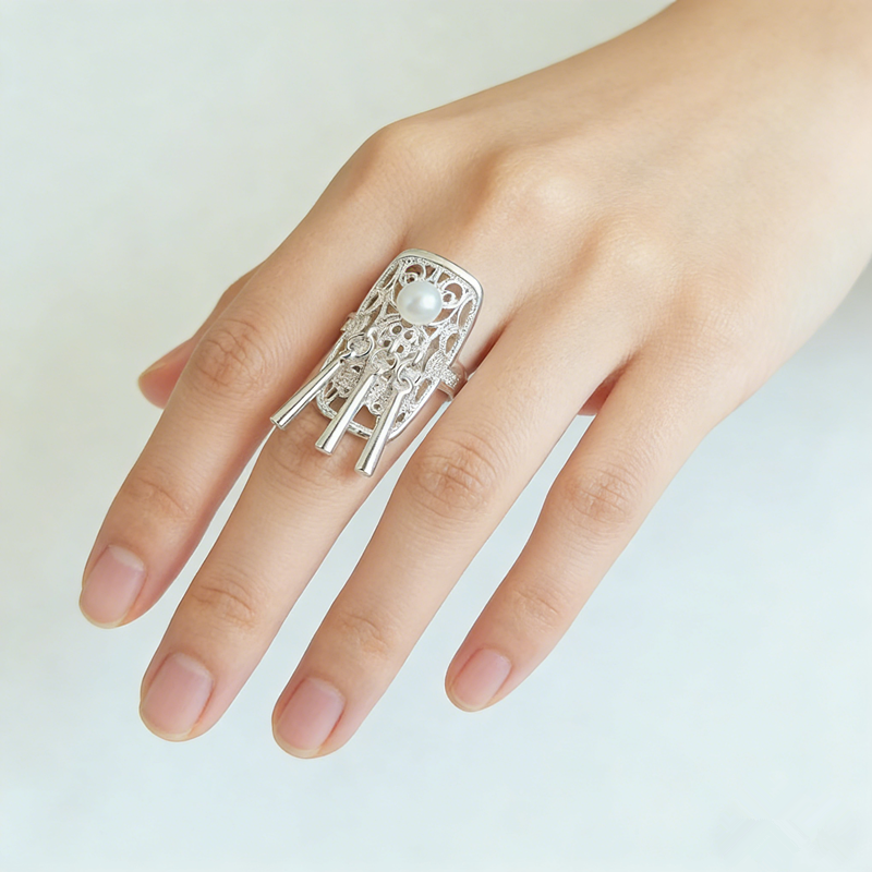 Vintage Hollow Filigree Pearl Tassel Statement Ring | Silver Tone Alloy Adjustable Open Band Boho Ethnic Women Dangle Finger Jewelry - 图片 3